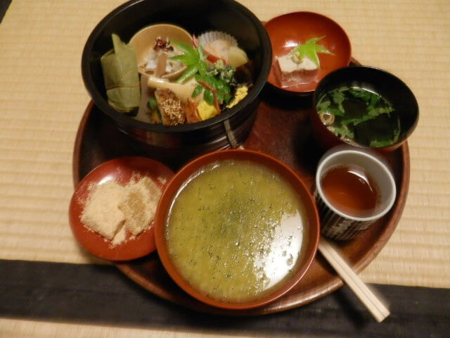 奈良　グルメ　茶粥